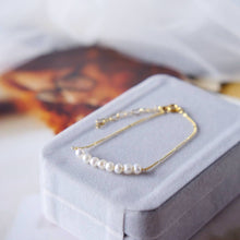Load image into Gallery viewer, Gold Plated Chain Freshwater Cultured Pearl Beaded Bar Tiny Charm Dainty Bracelet CDPPY191